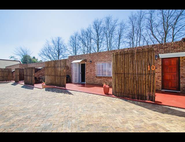 13 BEDROOM GUEST HOUSE FOR SALE IN JATNIEL